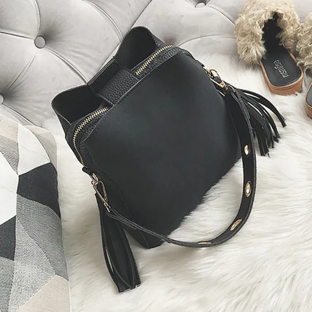 2019 Fashion Scrub Women Bucket Bag Vintage Tassel Messenger Bag High Quality Retro Shoulder Bag Simple Crossbody Bag Tote Fashion Nova Bags
