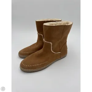 Boots Ankle Flats By Ugg In Tan, Size: 10
