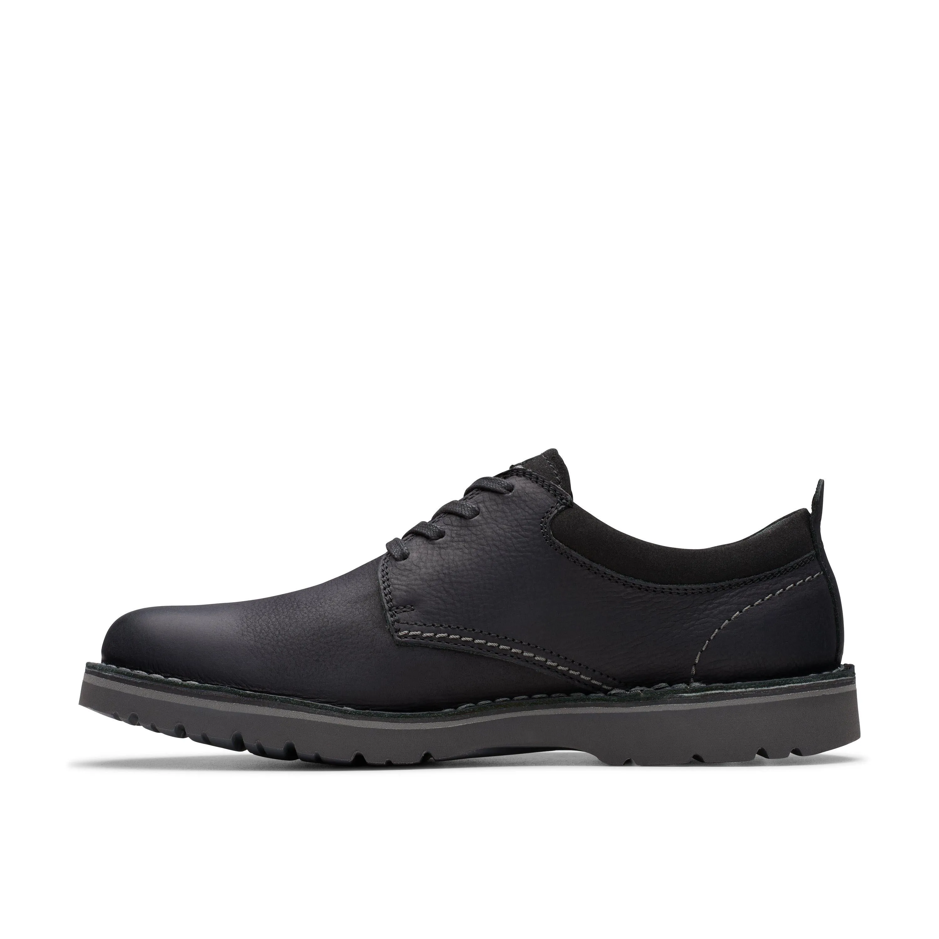 Clarks Eastridge Low in Black Leather