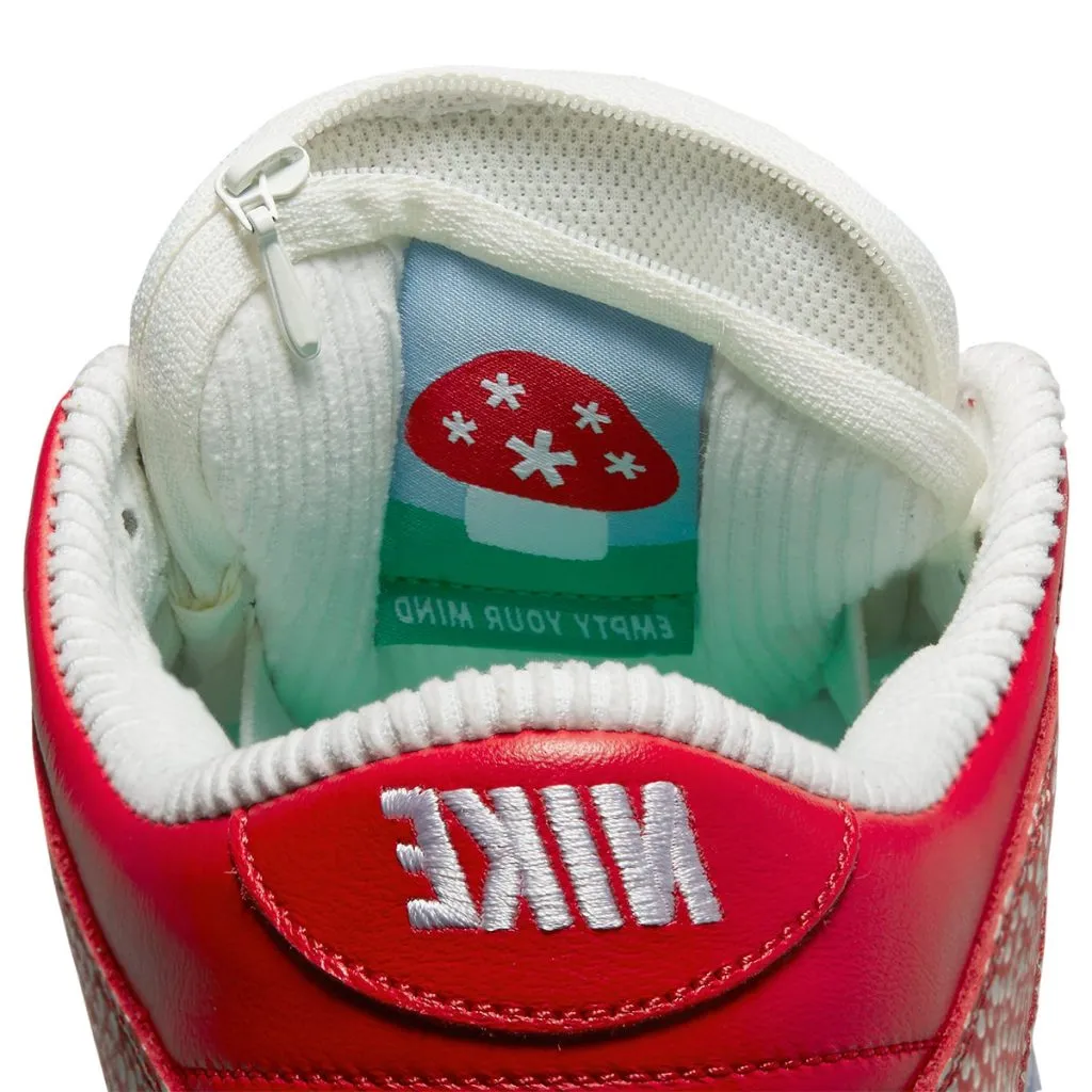 Dunk SB Low Stingwater Magic Mushroom by Nike Nike Dunk