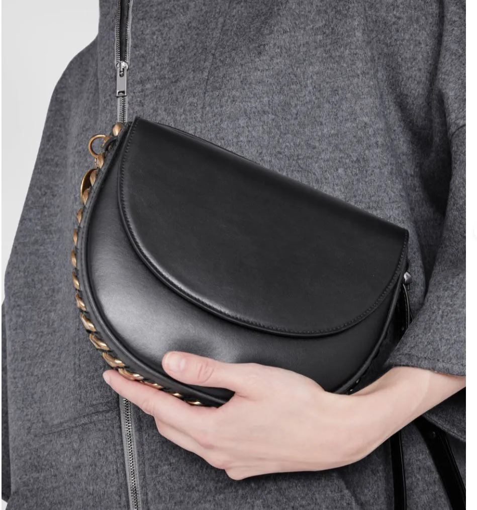 Frayme Medium Flap Bag Alter Mat, Black Bags_Stella Mccartney_Bags