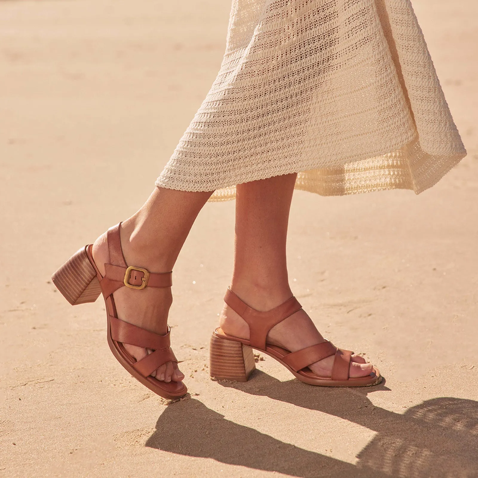 ISOKEN LEATHER BLOCK HEEL SANDALS