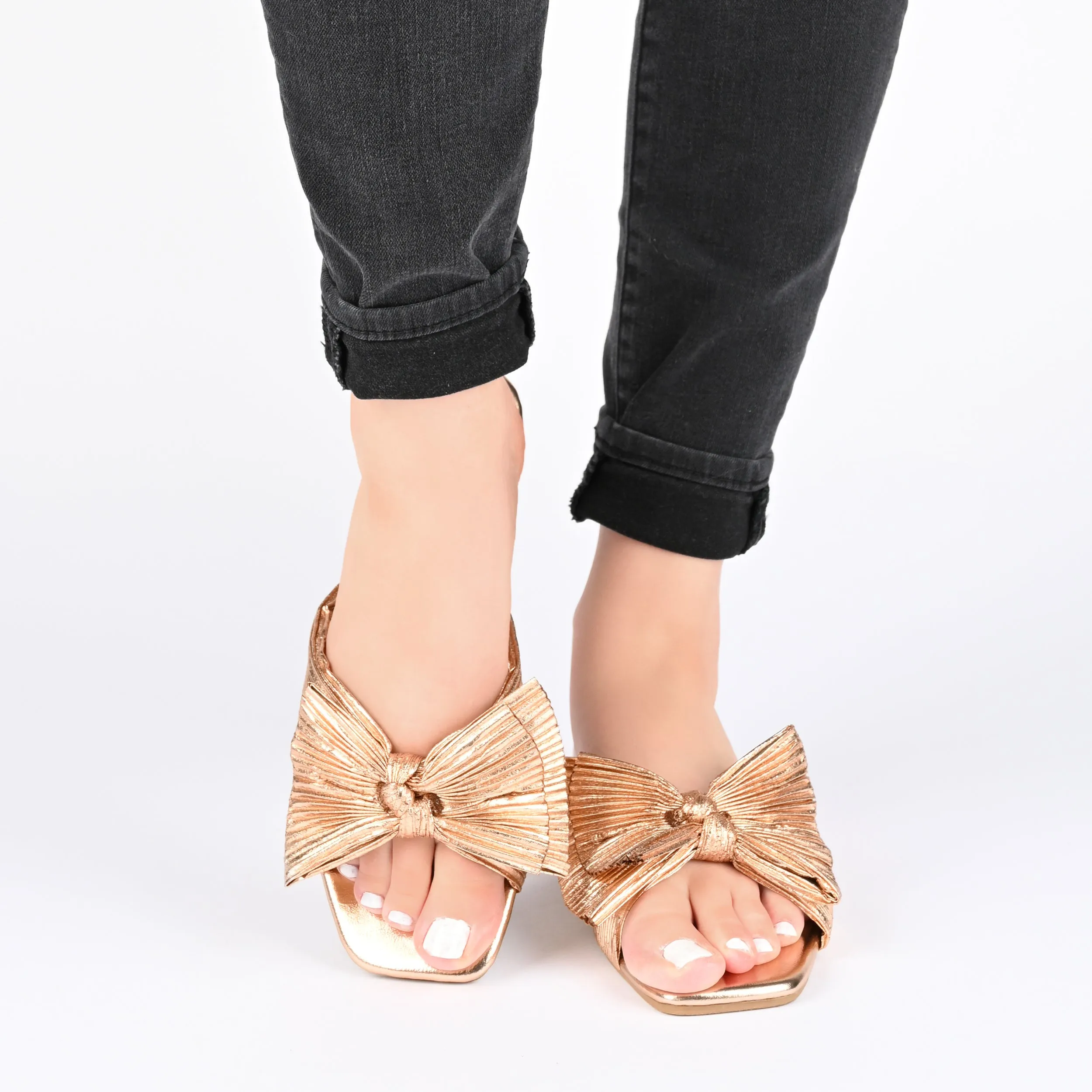Journee Collection Women's Tru Comfort Foam Serlina Sandal