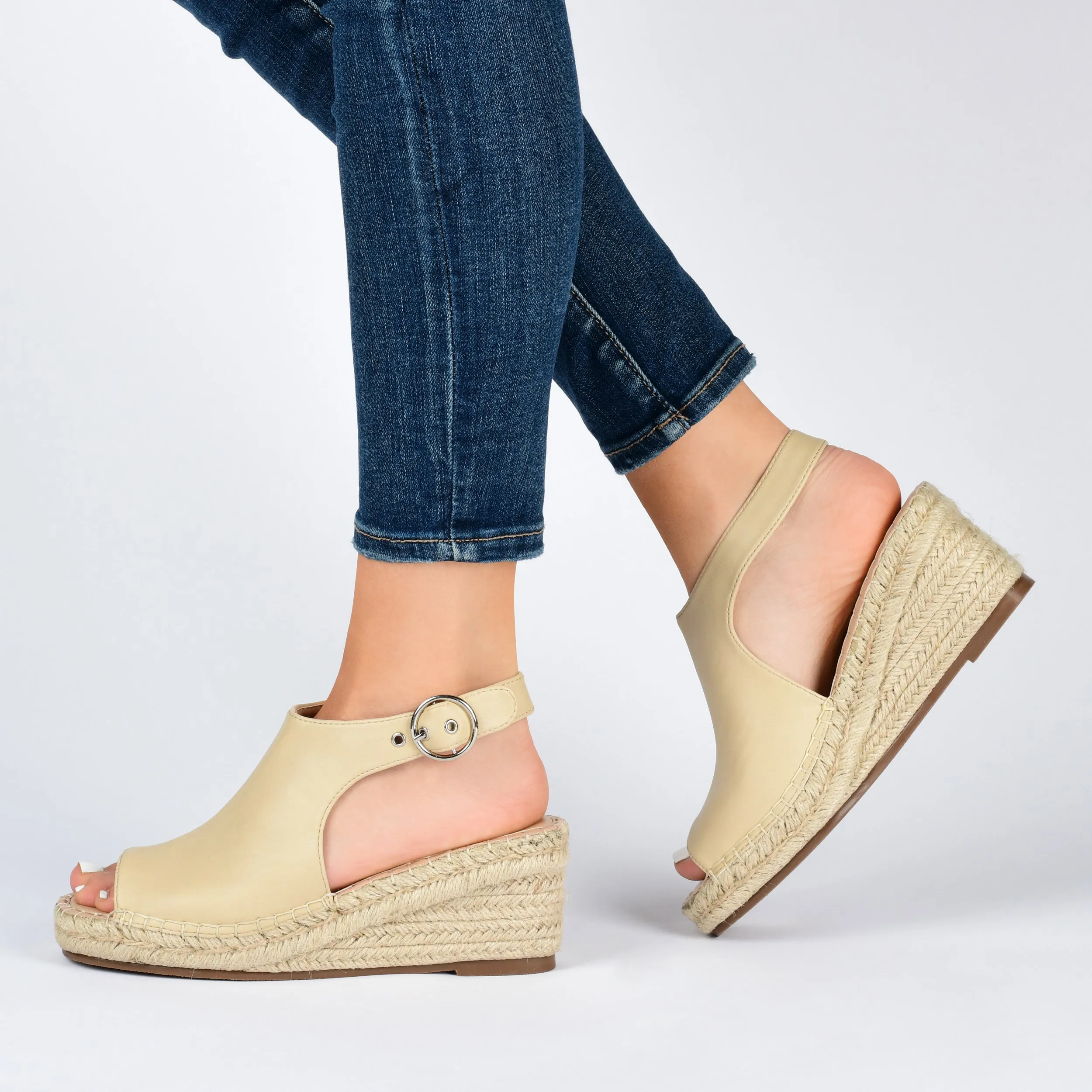 Journee Women's Crew Wedge Sandal
