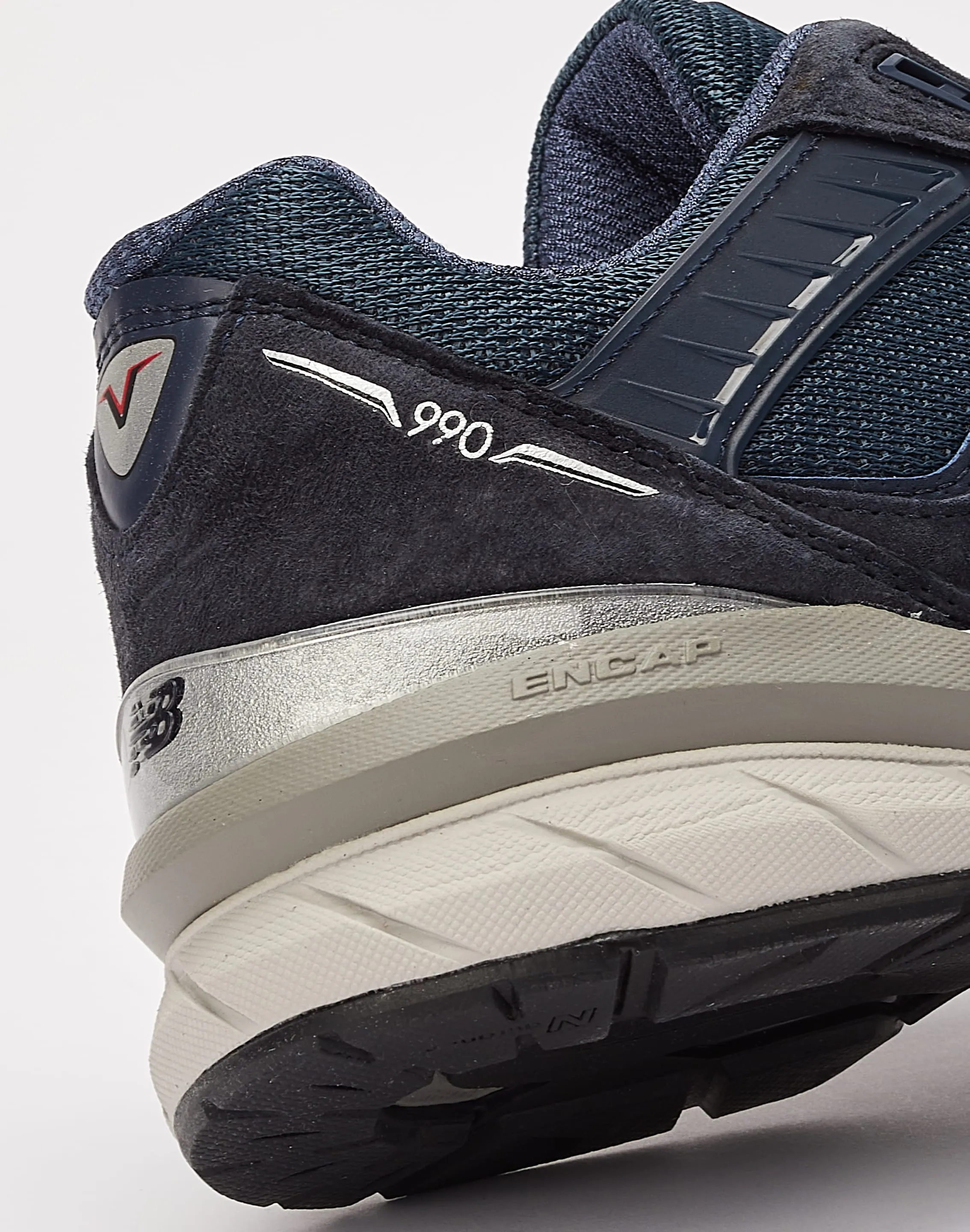 New Balance 990v5