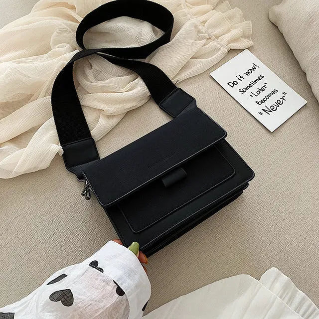 Small bag women 2019 new Korean version of small square bag wide shoulder strap fashion Joker shoulder Messenger bag Fashion Nova Bags