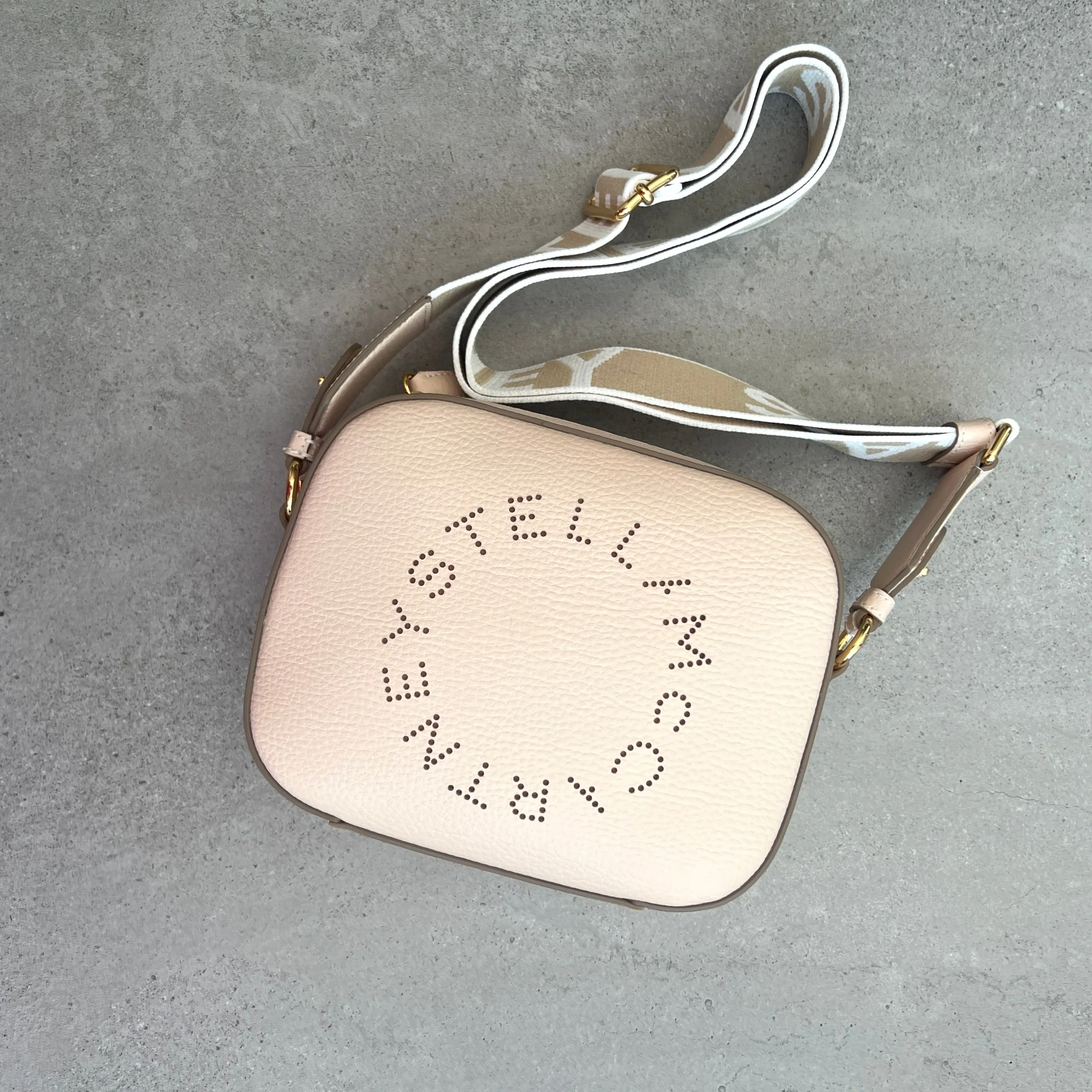Stella Logo Camera Bag Grain, Ballet Bags_Stella Mccartney_Bags