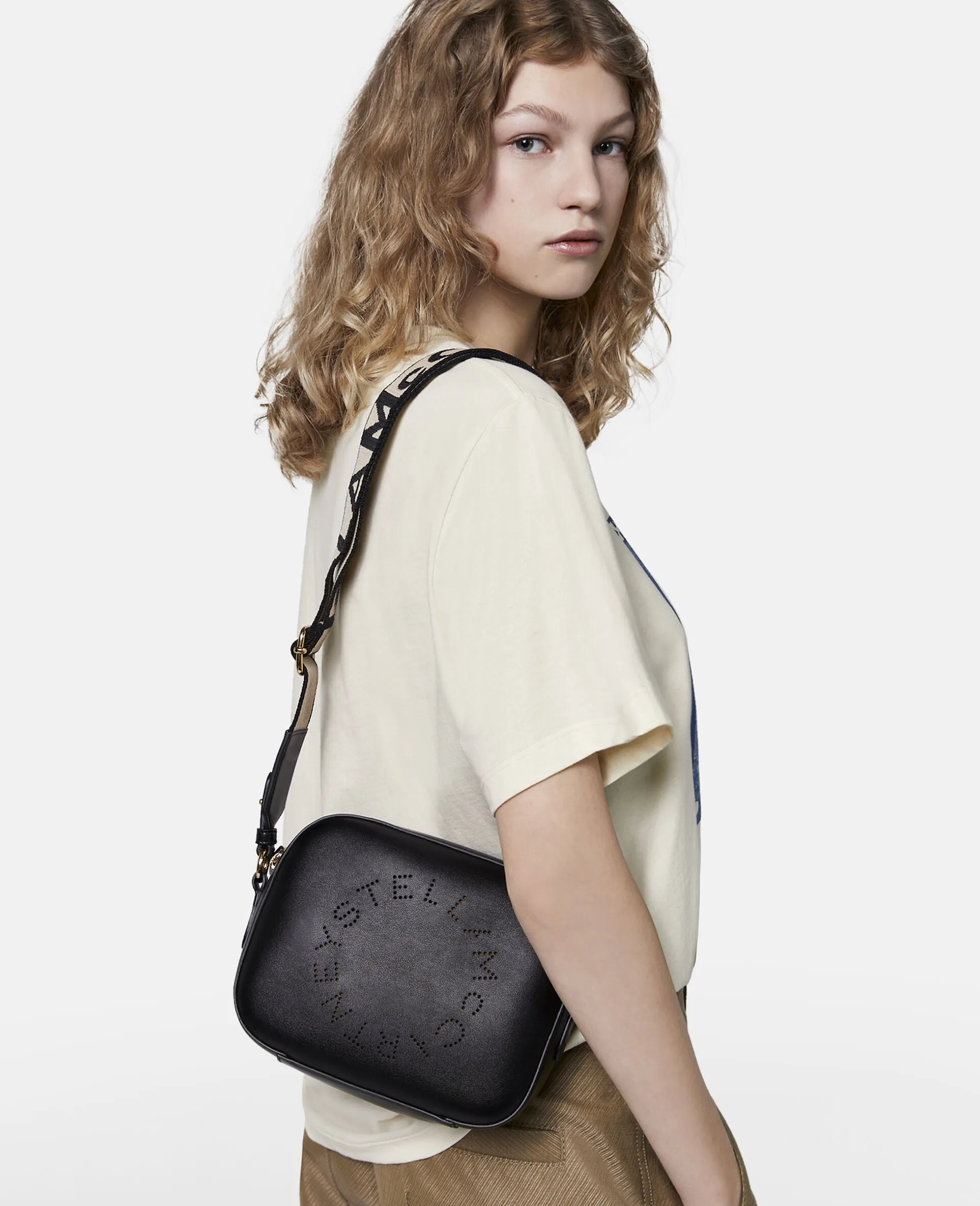 Stella Logo Camera Bag Grain, Black Bags_Stella Mccartney_Bags